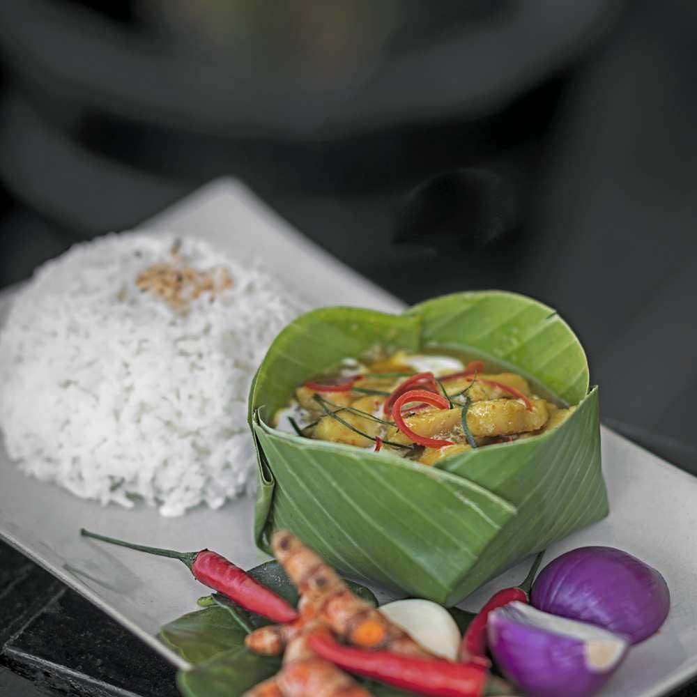 fish-amok-cooking-class-banana-leaf-cambodia.jpg